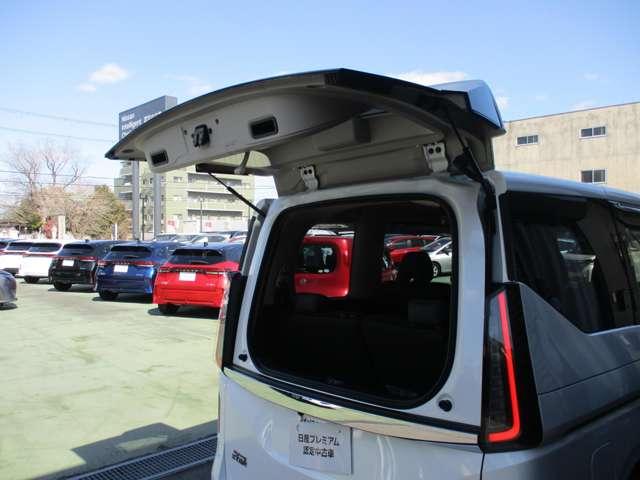 セレナ １．４　ｅ－ＰＯＷＥＲ　ハイウェイスターＶ　日産純正メーカーナビ　誤発進抑制　地デジ　フルオートエアコン　ＡＢＳ　展示試乗車　バックモニター　ＬＤＰ　追従クルーズ　サイドカメラ　３列シート　ナビＴＶ　アルミホイール　ドライブレコーダ　記録簿（55枚目）