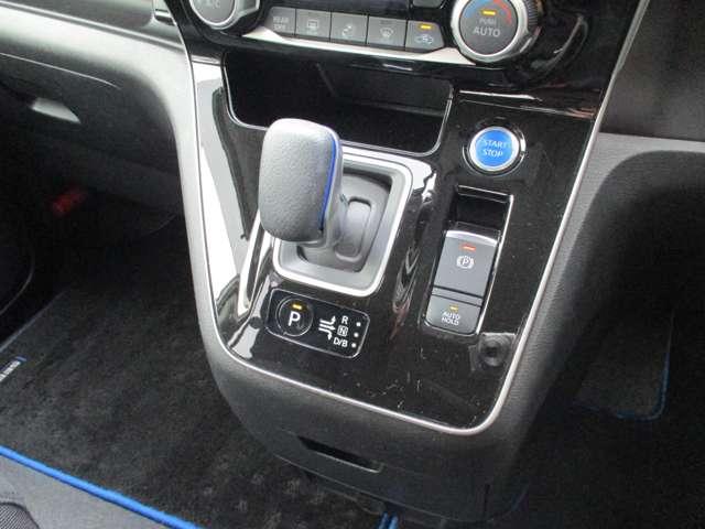 ���F���̗ǂ����[�^�[�p�l���A�C���t�H���[�V�����f�B�X�v���C�ɂ͗l�X�ȏ�񂪕\������܂�