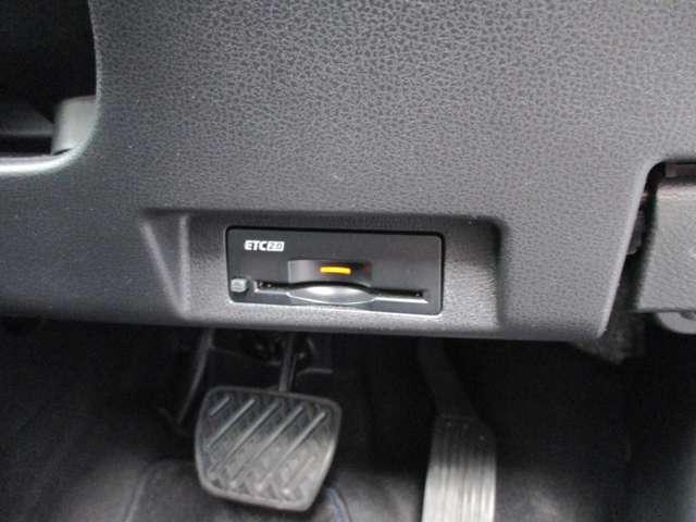 �����ɂd�s�b�t���Ă���܂��B�������H�̗��������X�C�X�C��@�d�s�b�J�[�h�̐\�����݂͓��Y�J�[�h���������߁I�I�I�u���S�v�u���g�N�v�u�֗��v�ŊF���܂̃J�[���C�t���T�|�[�g������T���ڂ̃J�[�h�ł��B