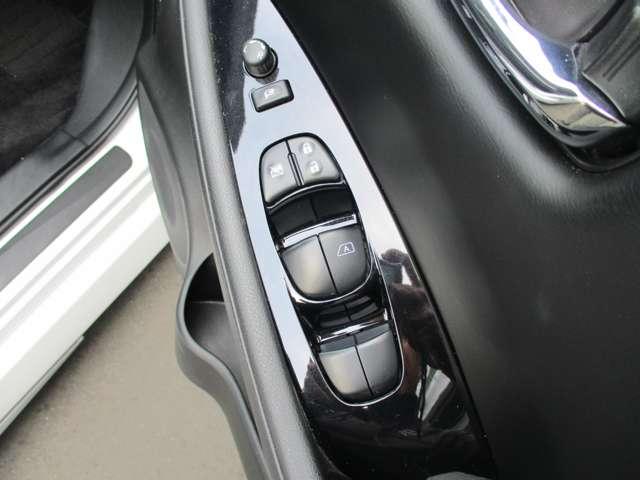 �W���h�A���b�N�{�^����E�B���h�E���b�N�{�^���A�e�h�A�̓p���[�E�B���h�E�t���ł��I