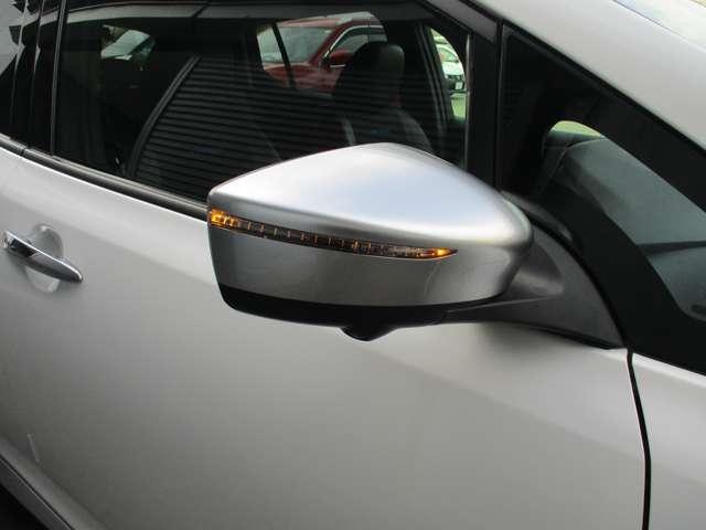 �Ό��Ԃ���̎��F�����ǂ��X�^�C���b�V���ȃE�C���J�[�h�A�~���[