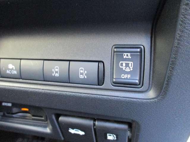 �����I�[�g�X���C�h�h�A�͂Ƃ��Ă��֗��ȑ����ł��B�^�]�Ȃ���w��{�ŊJ�ł���̂ŉJ�̓��̂��}���ȂǏd�󂵂܂���B