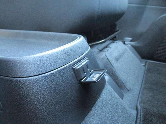 �P�T�O�O�v���d������܂��̂Ŏԓ��ł̃m�[�g�p�\�R���̎g�p���o�b�e���[���C�ɂ�����Ƃ�����܂�