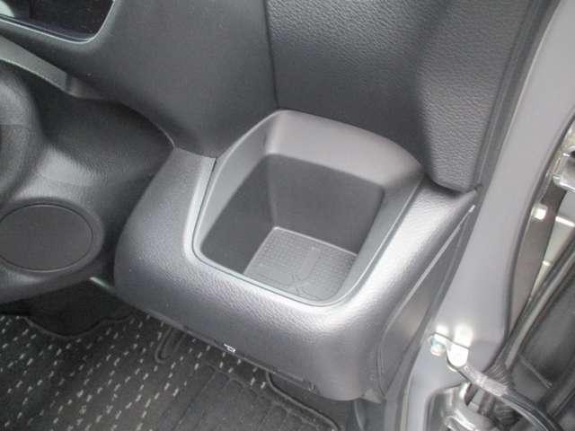 ルークス ６６０　ハイウェイスターＸ　日産純正メモリーナビ　インテリキ－　衝突軽減Ｂ　ハイビームＡ　ＬＥＤライト　フルセグ　ＥＴＣ　車線逸脱警報装置　イモビライザー　パワーウィンドウ　ドライブレコーダー　パワステ　オートエアコン　ナビＴＶ（29枚目）