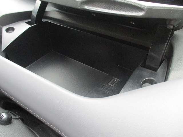 セレナ １．２　ｅ－ＰＯＷＥＲ　ハイウェイスター　Ｖ　日産純正メモリーナビ　プロパイロット　キーレスエントリ　レーダークルーズＣ　衝突軽減ブレーキシステム　スマートキーＰスタート　３列シート　車線逸脱　ＬＥＤヘッドライト　ＥＴＣ　ウォークスルー　ＡＷ（24枚目）