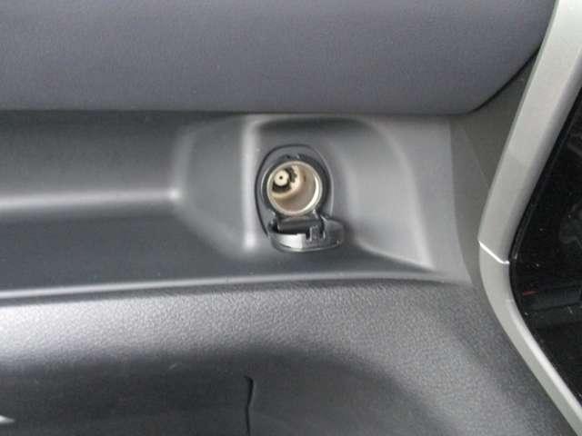 セレナ １．２　ｅ－ＰＯＷＥＲ　ハイウェイスター　Ｖ　日産純正メモリーナビ　プロパイロット　キーレスエントリ　レーダークルーズＣ　衝突軽減ブレーキシステム　スマートキーＰスタート　３列シート　車線逸脱　ＬＥＤヘッドライト　ＥＴＣ　ウォークスルー　ＡＷ（32枚目）