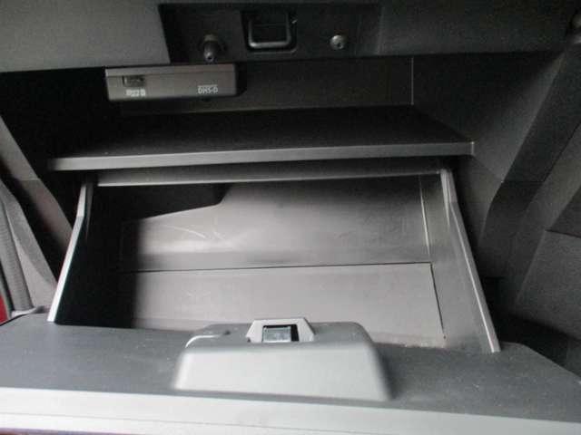 セレナ １．２　ｅ－ＰＯＷＥＲ　ハイウェイスター　Ｖ　日産純正メモリーナビ　プロパイロット　キーレスエントリ　レーダークルーズＣ　衝突軽減ブレーキシステム　スマートキーＰスタート　３列シート　車線逸脱　ＬＥＤヘッドライト　ＥＴＣ　ウォークスルー　ＡＷ（33枚目）