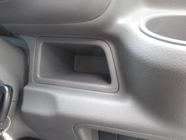 ���i�g���̏����ނ����[�ł���֗��Ȏ��[�X�y�[�X����������p�ӂ���Ă��܂�