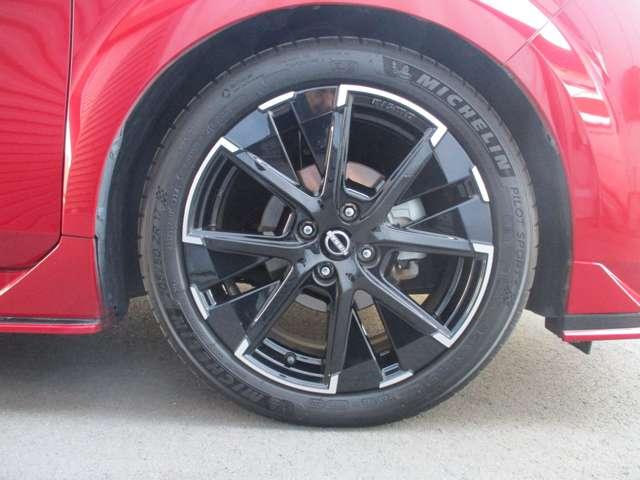 �������͑�������B���Y�����̃A���~�z�C�[���ő�����������B�^�C���T�C�Y�͂Q�O�T�^�T�O�y�q�P�V�ɂȂ�܂�