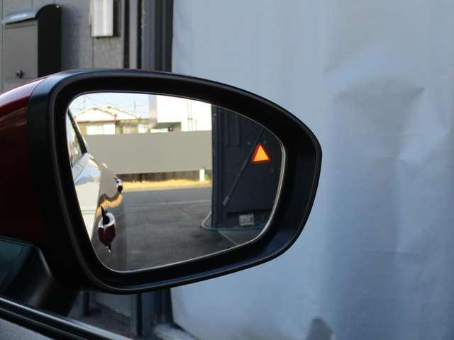 �㑤������ڋ߂���ԗ������m���I�����W�F�ɓ_�����Ēm�点�Ă���܂��B