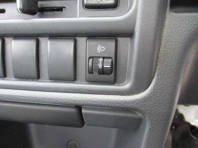 ＮＴ１００クリッパートラック ６６０　ＤＸ　日産純正ＡＭ／ＦＭチューナー　シングルエアバッグ　両席エアバッグ　ＡＣ　ＰＳ　ＡＢＳ（12枚目）