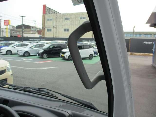 ＮＴ１００クリッパートラック ６６０　ＤＸ　日産純正ＡＭ／ＦＭチューナー　シングルエアバッグ　両席エアバッグ　ＡＣ　ＰＳ　ＡＢＳ（22枚目）