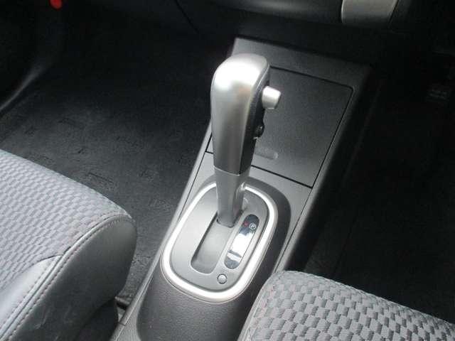 ティーダ 1.5 15M 日産純正HDDナビ 運転席助手席エアバック キーレスキー セキュリティアラーム AAC パワーウインドー フルセグTV ナビTV パワステ インテリキー 助手席エアバック エアバック 記録簿 ABS(9枚目)