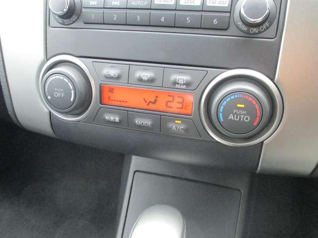 ティーダ 1.5 15M 日産純正HDDナビ 運転席助手席エアバック キーレスキー セキュリティアラーム AAC パワーウインドー フルセグTV ナビTV パワステ インテリキー 助手席エアバック エアバック 記録簿 ABS(15枚目)