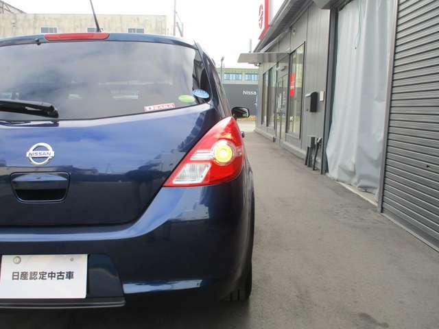 ティーダ 1.5 15M 日産純正HDDナビ 運転席助手席エアバック キーレスキー セキュリティアラーム AAC パワーウインドー フルセグTV ナビTV パワステ インテリキー 助手席エアバック エアバック 記録簿 ABS(39枚目)