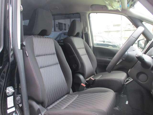 �^�]�Ȃ��L�X�ł������C���ŉ^�]�ł��܂���V�t�g�m�u���_�b�V���{�[�h���ɔz�u�����̂ŉ^�]�Ȃ��珕��Ȃւ̈ړ����ȒP�ɂł����ł��B