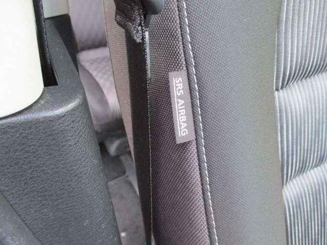 �T�C�h���J�[�e���G�A�o�b�N�ő�������̏Փˎ���������J�o�[���Ă���܂�