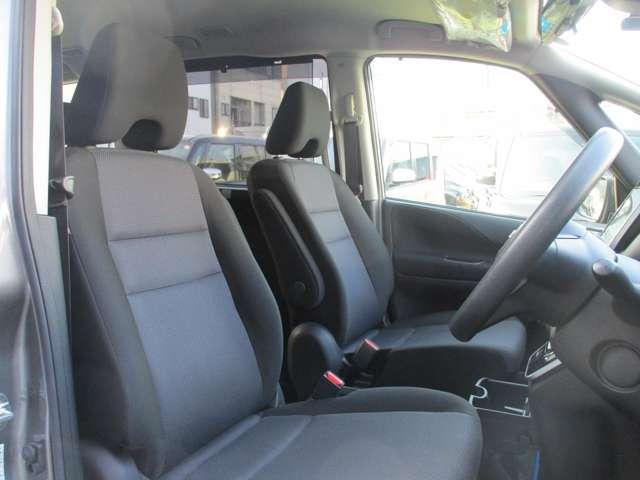 �^�]�Ȃ��L�X�ł������C���ŉ^�]�ł��܂���V�t�g�m�u���_�b�V���{�[�h���ɔz�u�����̂ŉ^�]�Ȃ��珕��Ȃւ̈ړ����ȒP�ɂł����ł��B