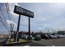 Nissan Intelligent Choice 認定中古車 の看板が目印です。