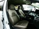 運転席も広々でゆったり気分で快適にドライブできますよ♪