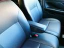 前席にはアームレストがありますのでロングドライブも快適です
