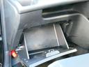 車検証など収納出来る、便利な収納スペースがたくさん用意されています