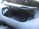 ステアリング前方にもＵＳＢポートのある便利な収納があります