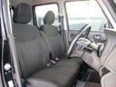 運転席も広々でゆったり気分で運転できます♪シフトノブをダッシュボード側に配置したので運転席から助手席への移動が簡単にできるんです。