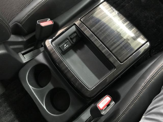 エルグランド ２５０ハイウェイスターＳ　アーバンクロム　８インチＨＤＤナビ　フルセグＴＶ　Ｂｌｕｅｔｏｏｔｈ対応　全方位カメラ　フリップダウンモニター　両側パワースライドドア　コーナーセンサー　クルーズコントロール　ニスモマフラー　ハーフレザーシート（40枚目）