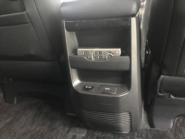 ヴェルファイアハイブリッド ZR テイン車高調 20インチアルミ 両側パワースライドドア HDDフルセグナビ リアエンターテイメント バックカメラ クリアランスソナー クルーズコントロール ETC セカンド席&助手席オットマン(16枚目)