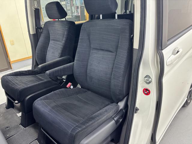 ステップワゴン G Lパッケージ 禁煙車 両側パワースライドドア HDDナビ フルセグTV バックカメラ 18インチアルミ サードシート収納 HIDヘッドライト フォグ スマートキー スペアキー(6枚目)