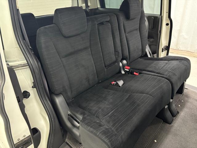 ステップワゴン G Lパッケージ 禁煙車 両側パワースライドドア HDDナビ フルセグTV バックカメラ 18インチアルミ サードシート収納 HIDヘッドライト フォグ スマートキー スペアキー(7枚目)