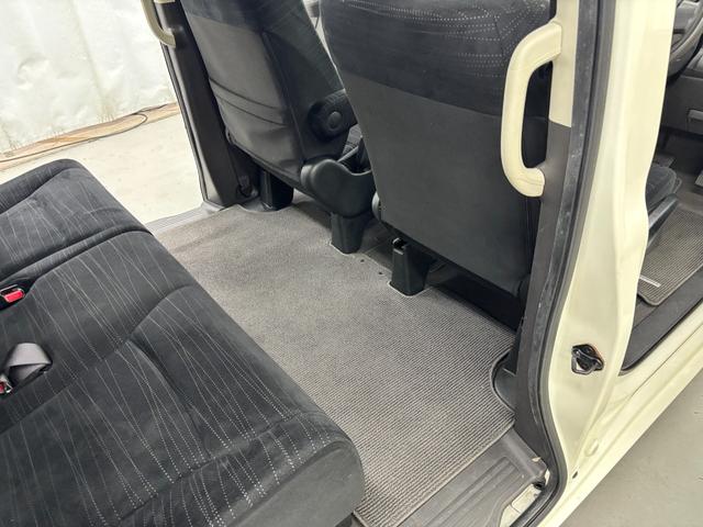 ステップワゴン G Lパッケージ 禁煙車 両側パワースライドドア HDDナビ フルセグTV バックカメラ 18インチアルミ サードシート収納 HIDヘッドライト フォグ スマートキー スペアキー(8枚目)