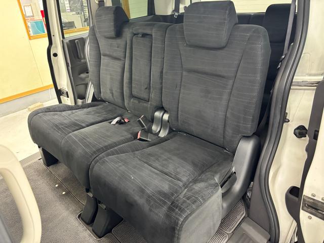 ステップワゴン G Lパッケージ 禁煙車 両側パワースライドドア HDDナビ フルセグTV バックカメラ 18インチアルミ サードシート収納 HIDヘッドライト フォグ スマートキー スペアキー(9枚目)