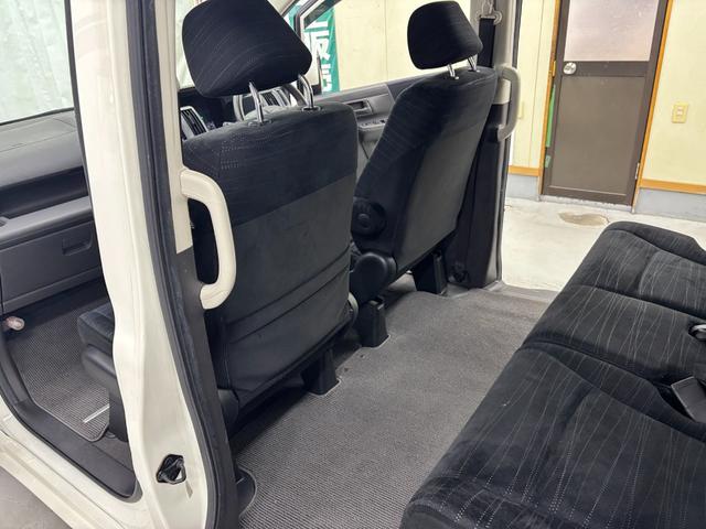 ステップワゴン G Lパッケージ 禁煙車 両側パワースライドドア HDDナビ フルセグTV バックカメラ 18インチアルミ サードシート収納 HIDヘッドライト フォグ スマートキー スペアキー(10枚目)