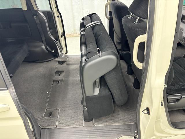 ステップワゴン G Lパッケージ 禁煙車 両側パワースライドドア HDDナビ フルセグTV バックカメラ 18インチアルミ サードシート収納 HIDヘッドライト フォグ スマートキー スペアキー(11枚目)