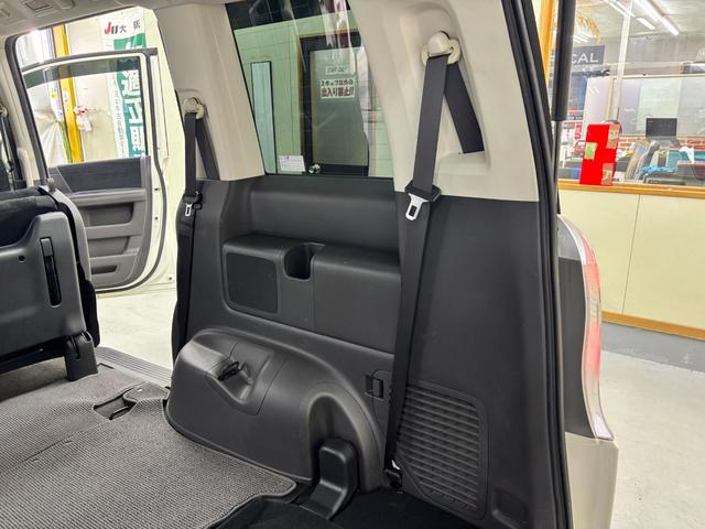 ステップワゴン G Lパッケージ 禁煙車 両側パワースライドドア HDDナビ フルセグTV バックカメラ 18インチアルミ サードシート収納 HIDヘッドライト フォグ スマートキー スペアキー(18枚目)