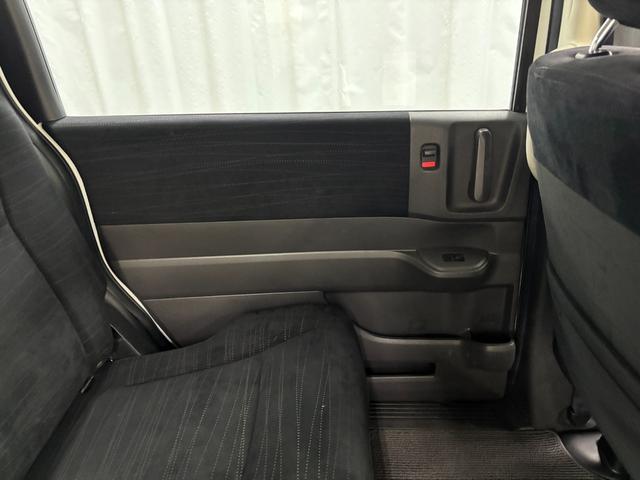 ステップワゴン G Lパッケージ 禁煙車 両側パワースライドドア HDDナビ フルセグTV バックカメラ 18インチアルミ サードシート収納 HIDヘッドライト フォグ スマートキー スペアキー(65枚目)