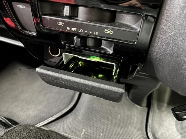 ハイエースバン ロングスーパーＧＬ　禁煙車　シートカバー　クラリオンナビ　フルセグＴＶ　Ｂｌｕｅｔｏｏｔｈオーディオ　ＤＶＤ　ＥＴＣ　ＬＥＤヘッドライト　アルミホイル　ＡＣ１００Ｖ電源　Ｗエアバッグ（24枚目）