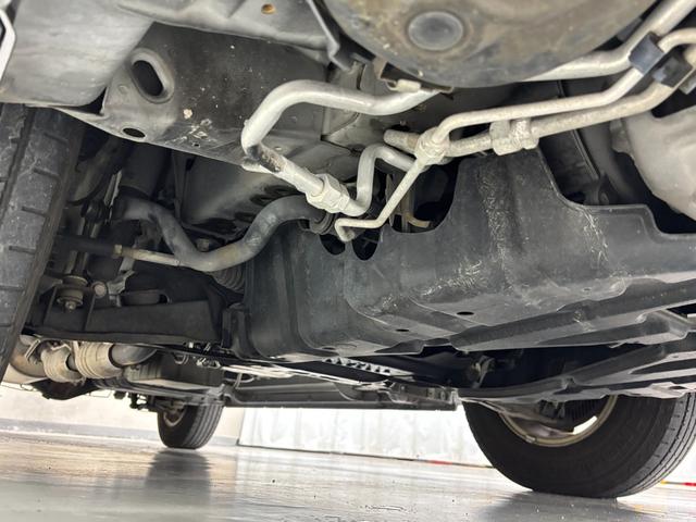 ハイエースバン ロングスーパーＧＬ　禁煙車　シートカバー　クラリオンナビ　フルセグＴＶ　Ｂｌｕｅｔｏｏｔｈオーディオ　ＤＶＤ　ＥＴＣ　ＬＥＤヘッドライト　アルミホイル　ＡＣ１００Ｖ電源　Ｗエアバッグ（56枚目）