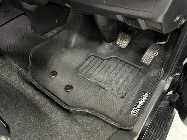 ハイエースバン ロングスーパーＧＬ　禁煙車　シートカバー　クラリオンナビ　フルセグＴＶ　Ｂｌｕｅｔｏｏｔｈオーディオ　ＤＶＤ　ＥＴＣ　ＬＥＤヘッドライト　アルミホイル　ＡＣ１００Ｖ電源　Ｗエアバッグ（61枚目）