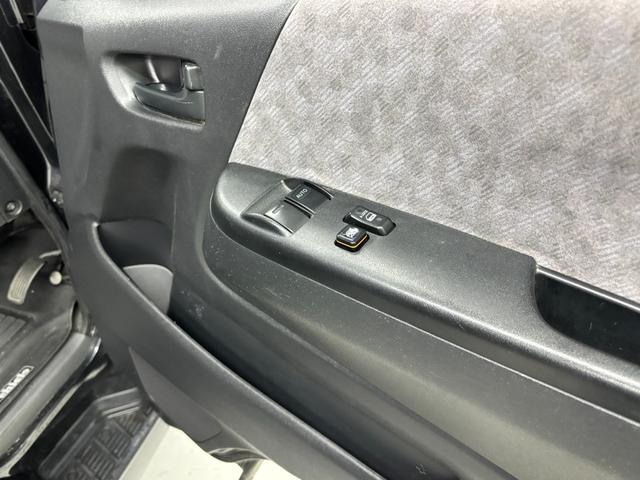 ハイエースバン ロングスーパーＧＬ　禁煙車　シートカバー　クラリオンナビ　フルセグＴＶ　Ｂｌｕｅｔｏｏｔｈオーディオ　ＤＶＤ　ＥＴＣ　ＬＥＤヘッドライト　アルミホイル　ＡＣ１００Ｖ電源　Ｗエアバッグ（68枚目）