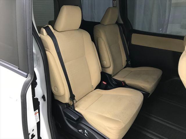 ノア ハイブリッドＧ　モデリスタフルエアロ　ＴＥＩＮ車高調　１８インチアルミ　両側パワスラ　純正フルセグＴＶ　フリップダウンモニター　バックカメラ　ＢＴオーディオ　スマートキーＸ２　シートヒーター　置くだけ充電　ＥＴＣ（9枚目）