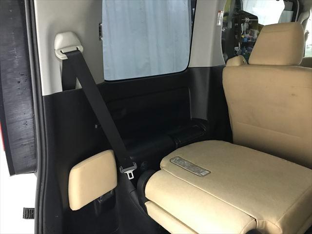 ノア ハイブリッドＧ　モデリスタフルエアロ　ＴＥＩＮ車高調　１８インチアルミ　両側パワスラ　純正フルセグＴＶ　フリップダウンモニター　バックカメラ　ＢＴオーディオ　スマートキーＸ２　シートヒーター　置くだけ充電　ＥＴＣ（20枚目）