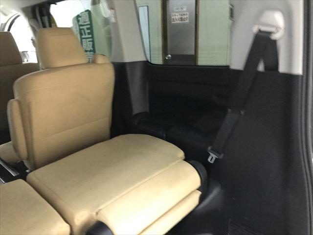 ノア ハイブリッドＧ　モデリスタフルエアロ　ＴＥＩＮ車高調　１８インチアルミ　両側パワスラ　純正フルセグＴＶ　フリップダウンモニター　バックカメラ　ＢＴオーディオ　スマートキーＸ２　シートヒーター　置くだけ充電　ＥＴＣ（21枚目）