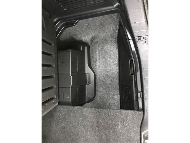 ノア ハイブリッドＧ　モデリスタフルエアロ　ＴＥＩＮ車高調　１８インチアルミ　両側パワスラ　純正フルセグＴＶ　フリップダウンモニター　バックカメラ　ＢＴオーディオ　スマートキーＸ２　シートヒーター　置くだけ充電　ＥＴＣ（50枚目）