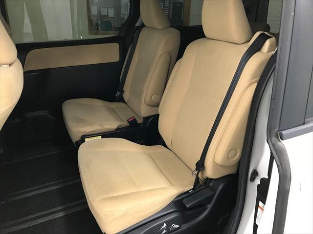 ノア ハイブリッドＧ　モデリスタフルエアロ　ＴＥＩＮ車高調　１８インチアルミ　両側パワスラ　純正フルセグＴＶ　フリップダウンモニター　バックカメラ　ＢＴオーディオ　スマートキーＸ２　シートヒーター　置くだけ充電　ＥＴＣ（52枚目）