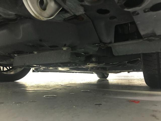 ノア ハイブリッドＧ　モデリスタフルエアロ　ＴＥＩＮ車高調　１８インチアルミ　両側パワスラ　純正フルセグＴＶ　フリップダウンモニター　バックカメラ　ＢＴオーディオ　スマートキーＸ２　シートヒーター　置くだけ充電　ＥＴＣ（66枚目）