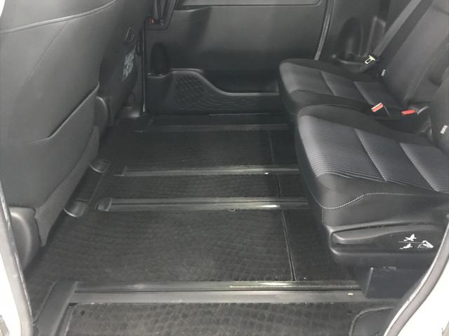 ノア Ｓｉ　純正９インチナビ　フルセグＴＶ　ＢＴオーディオ　バックカメラ　ＥＴＣ車載器　パワースライドドア　スマートキーＸ２　ＬＥＤヘッドライト　フォグライト　７人乗り　スーパースライドシート　コーナーセンサー（22枚目）