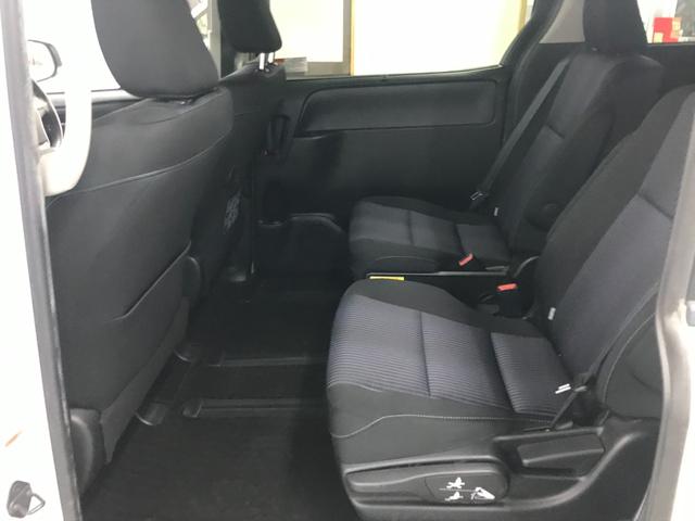 ノア Ｓｉ　純正９インチナビ　フルセグＴＶ　ＢＴオーディオ　バックカメラ　ＥＴＣ車載器　パワースライドドア　スマートキーＸ２　ＬＥＤヘッドライト　フォグライト　７人乗り　スーパースライドシート　コーナーセンサー（26枚目）
